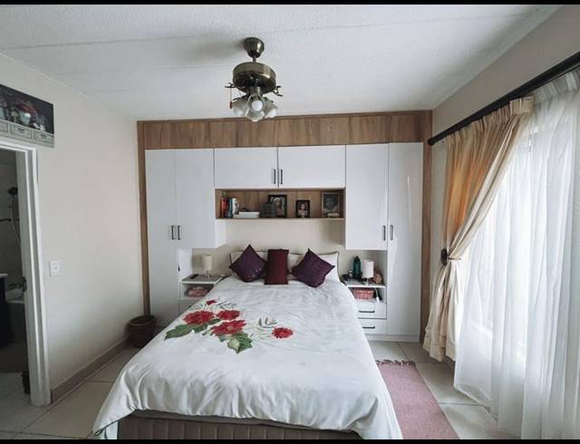 2 BEDROOM APARTMENT FOR SALE IN DOUGLASDALE